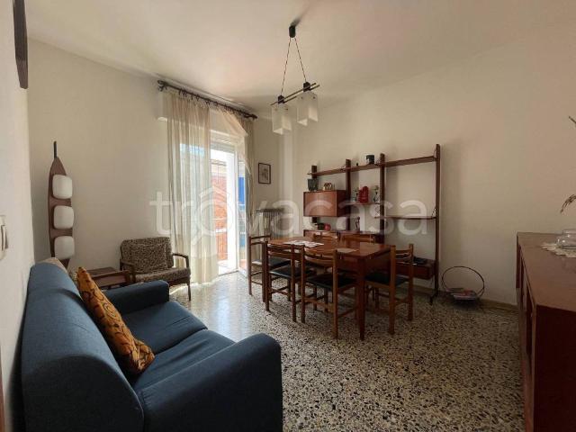 Appartamento in affitto a Regina Pacis, Re