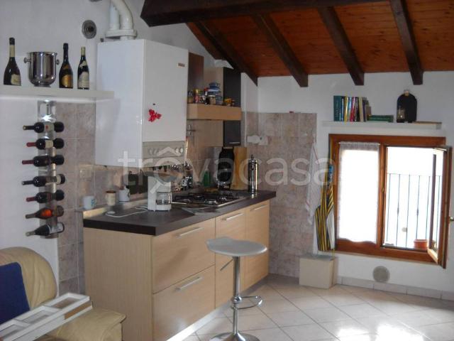 Appartamento in affitto a Sant'Agostino città-Porta Castello, Re