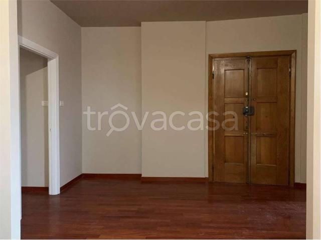 Appartamento in affitto a San Francesco-Giardini Pubblici, Re