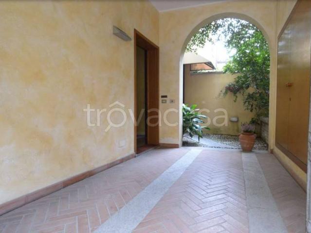 Appartamento in affitto a San Francesco-Giardini Pubblici, Re