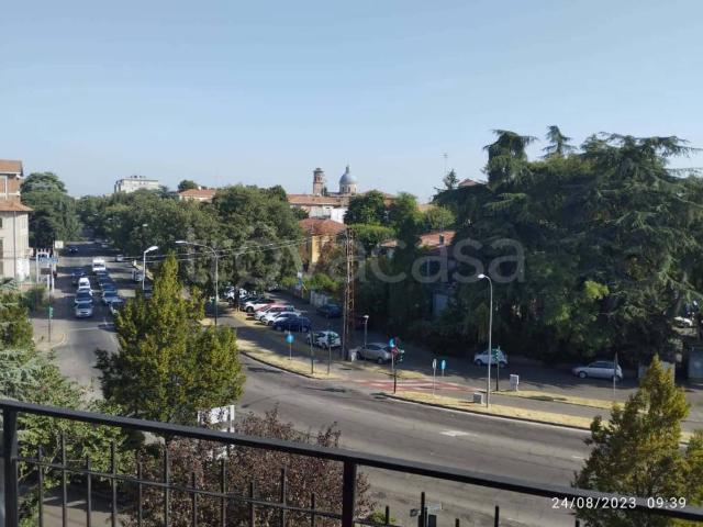 Appartamento in affitto a Sant'Agostino città-Porta Castello, Re