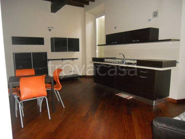 Appartamento in affitto a San Prospero città, Re