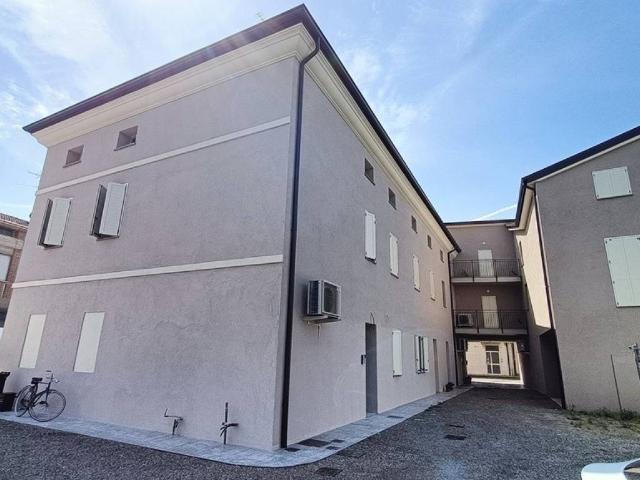 Appartamento in affitto a Bassa Reggiana, Re