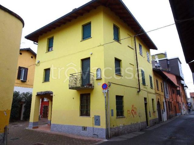 Appartamento in affitto a Lucernate, Rho