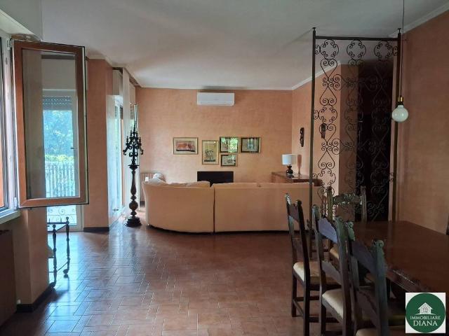 Appartamento in affitto a Rho, Lombardia
