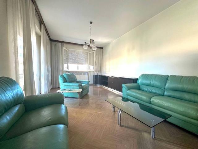 Appartamento in affitto a Riccione, Reggio Emilia