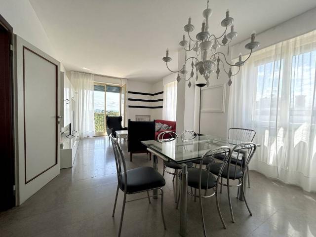 Appartamento in affitto a Riccione, Reggio Emilia