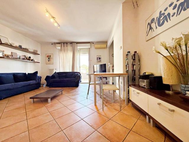 Appartamento in affitto a Riccione, Reggio Emilia