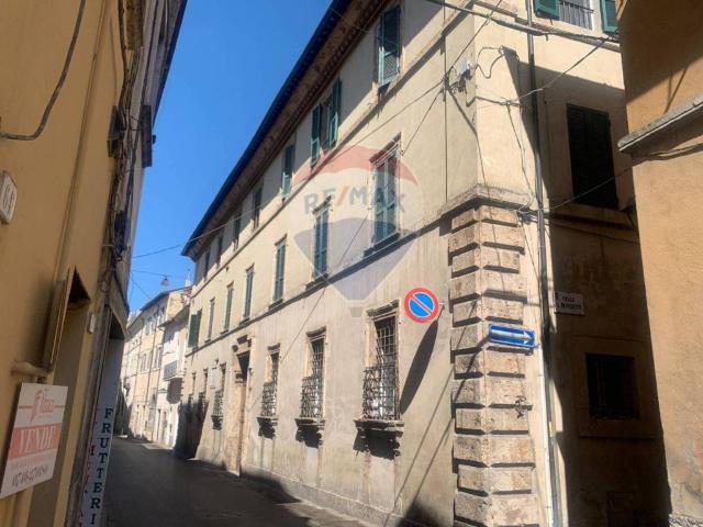 Appartamento in affitto a Piazza Tevere, Rieti