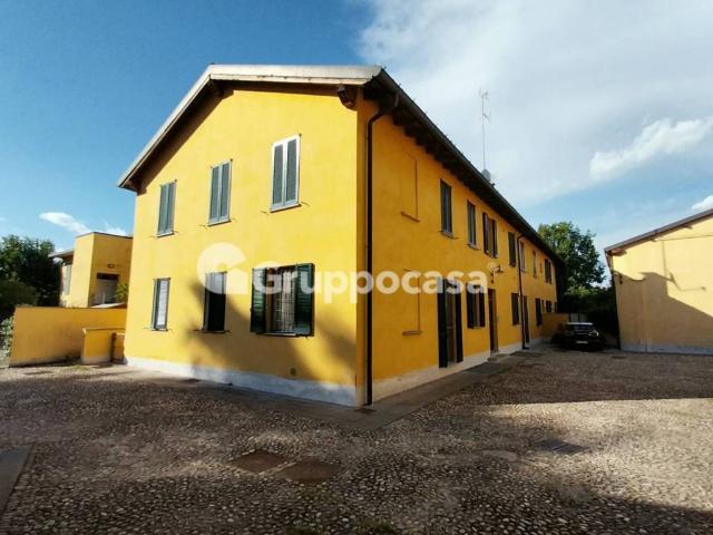 Appartamento in affitto a Robecco Sul Naviglio, Castellazzo de' Barzi