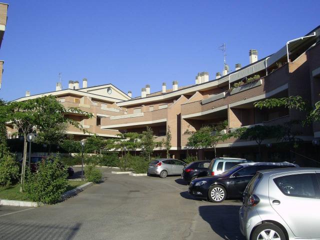 Appartamento in affitto a Monte Migliore, Roma Capitale