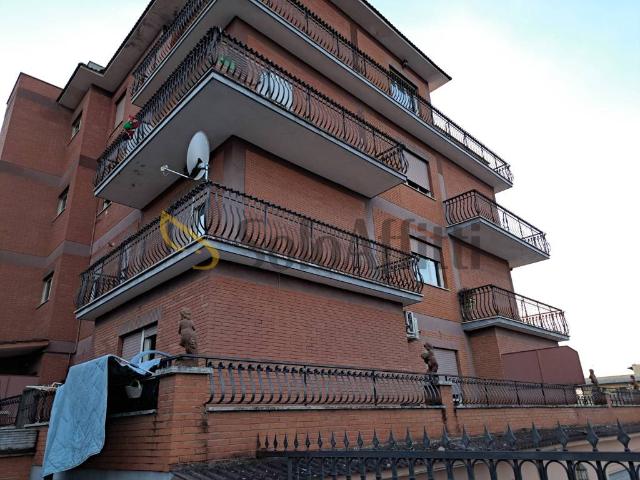 Appartamento in affitto a Centroni, Roma
