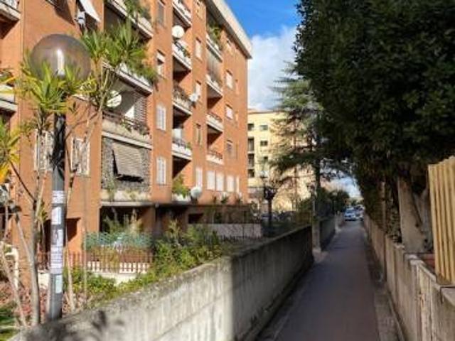 Appartamento in affitto a Municipio Roma IX, Roma Capitale