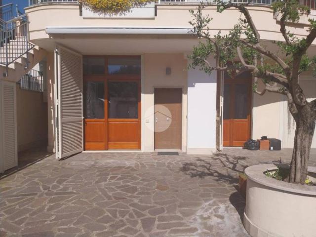 Appartamento in affitto a Municipio Roma IX, Roma Capitale