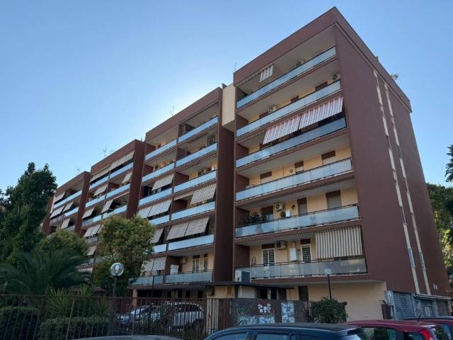 Appartamento in affitto a Municipio Roma IX, Roma Capitale