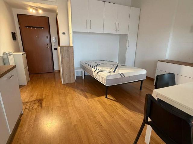 Appartamento in affitto a Centroni, Roma