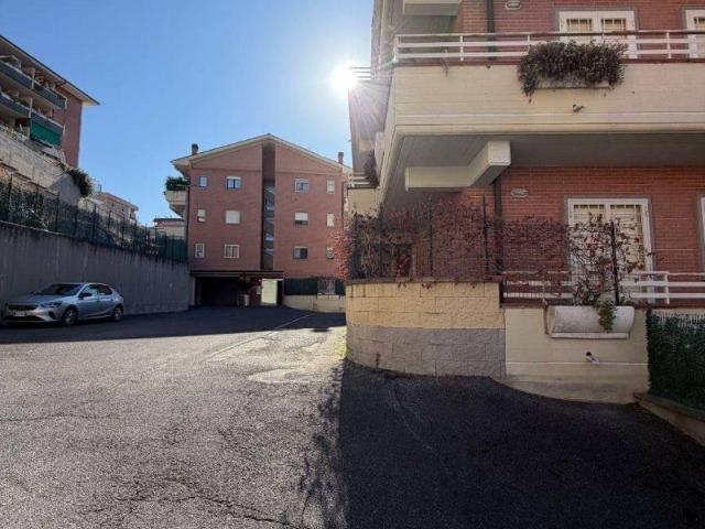 Appartamento in affitto a Casale Prima Porta, Roma