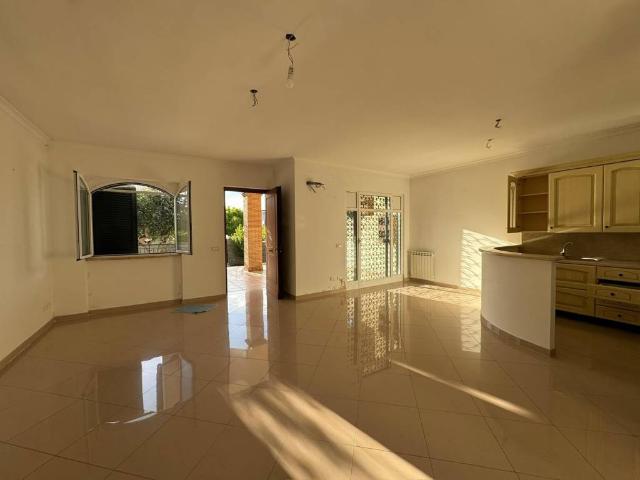 Appartamento in affitto a Castel di Decima, Roma