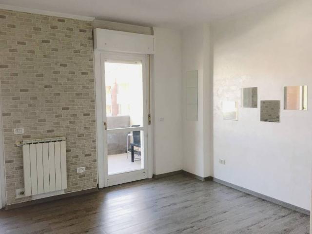 Appartamento in affitto a Giardino di Roma, Roma Capitale