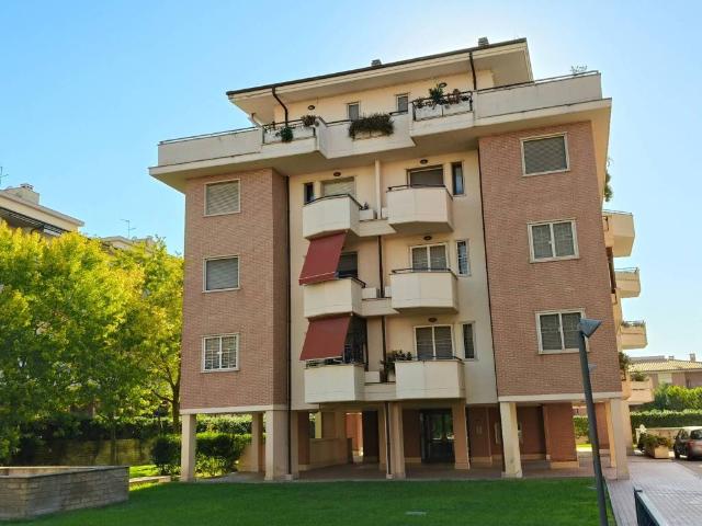 Appartamento in affitto a Municipio Roma IX, Roma Capitale