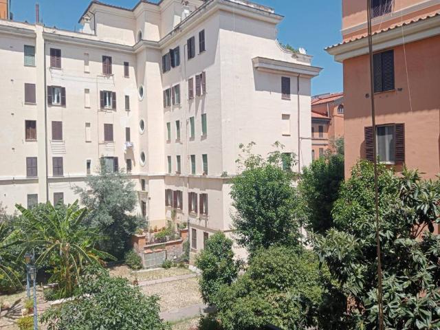 Appartamento in affitto a Municipio Roma VII, Roma Capitale