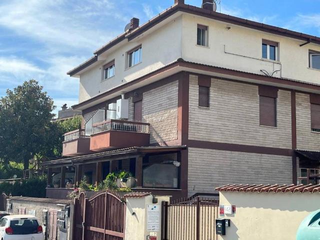 Appartamento in affitto a Centroni, Roma Capitale