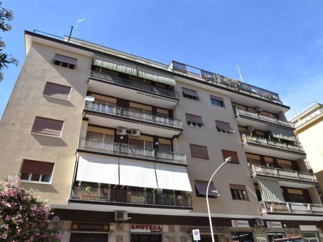 Appartamento in affitto a Municipio Roma XII, Roma Capitale