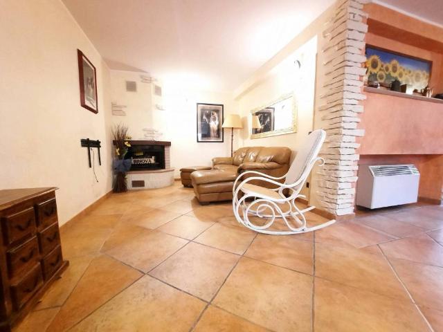 Appartamento in affitto a Acilia Sud, Roma