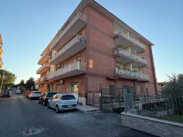 Appartamento in affitto a Finocchio, Roma