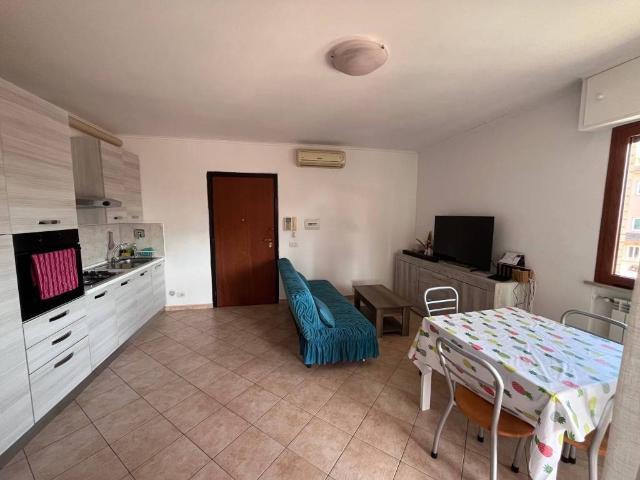 Appartamento in affitto a Municipio Roma X, Roma Capitale
