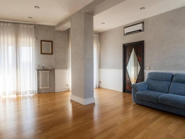 Appartamento in affitto a Municipio Roma I, Roma Capitale