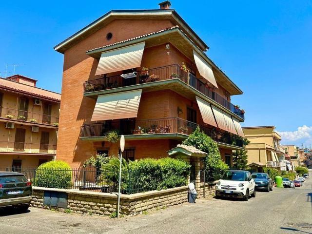Appartamento in affitto a Municipio Roma VI, Roma Capitale