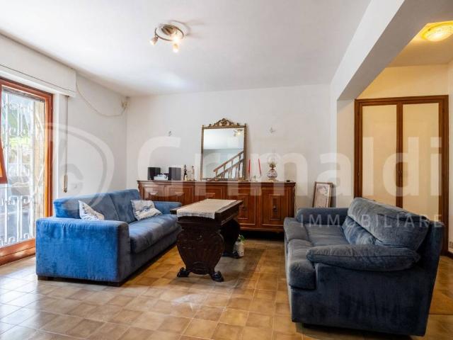 Appartamento in affitto a Mostacciano, Roma Capitale