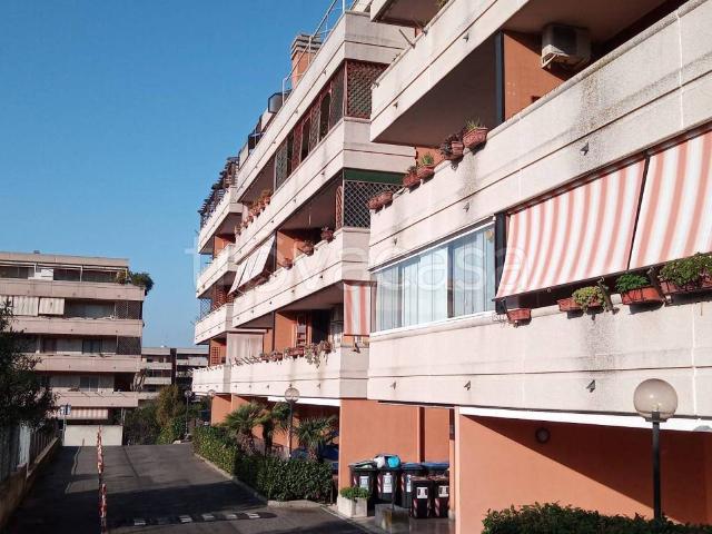 Appartamento in affitto a Giardino di Roma, Roma Capitale