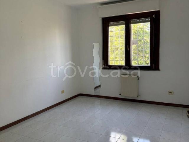 Appartamento in affitto a Mostacciano, Roma Capitale