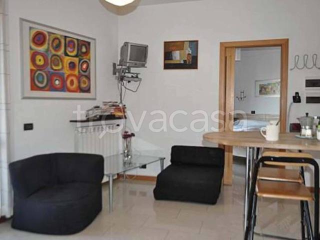 Appartamento in affitto a Municipio Roma XI, Roma Capitale