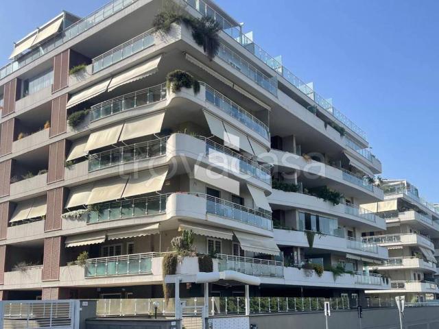 Appartamento in affitto a Mostacciano, Roma Capitale