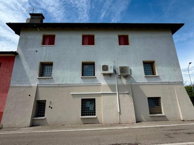 Appartamento in affitto a Rosà, Veneto