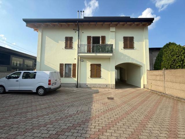 Appartamento in affitto a Rovello Porro, Lombardia