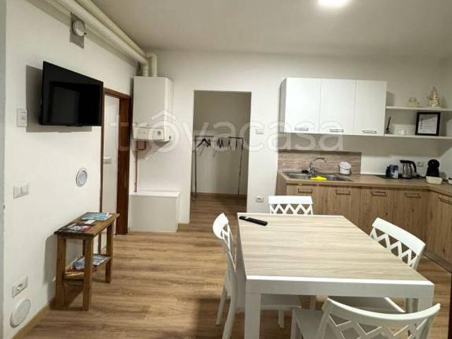 Appartamento in affitto a Comunità della Vallagarina, Borgo Sacco