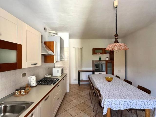 Appartamento in affitto a Comunità della Vallagarina, Borgo Sacco