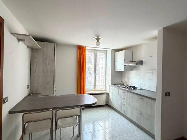 Appartamento in affitto a Comunità della Vallagarina, Borgo Sacco