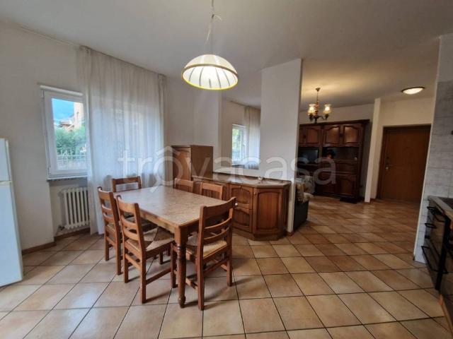 Appartamento in affitto a Comunità della Vallagarina, Borgo Sacco
