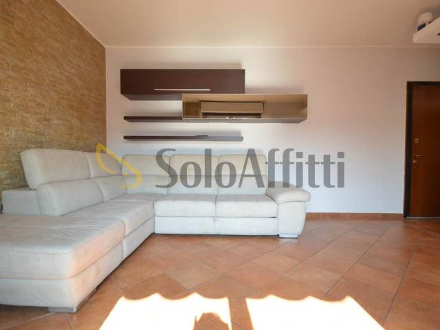 Appartamento in affitto a Valleambrosia, Rozzano