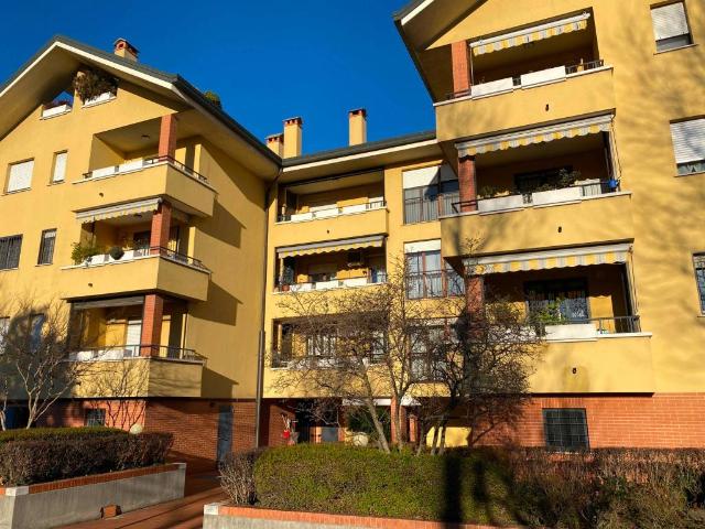 Appartamento in affitto a Valleambrosia, Rozzano