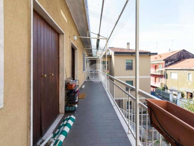Appartamento in affitto a Valleambrosia, Rozzano