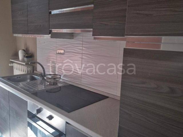 Appartamento in affitto a Valleambrosia, Rozzano