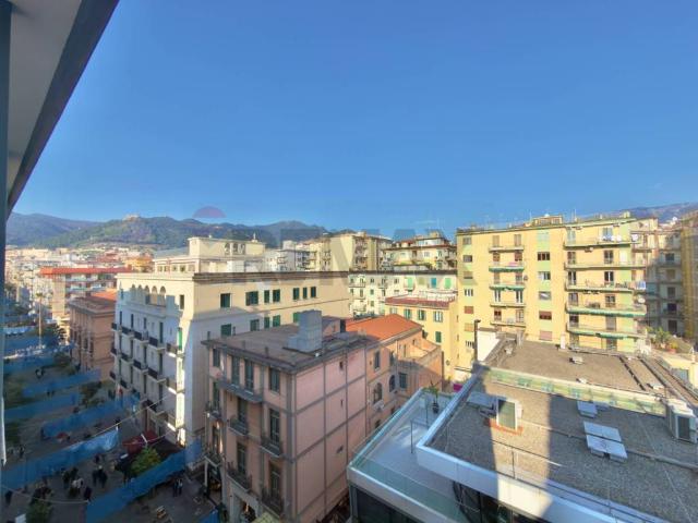 Appartamento in affitto a Salerno, Campania