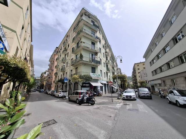 Appartamento in affitto a Salerno, Campania