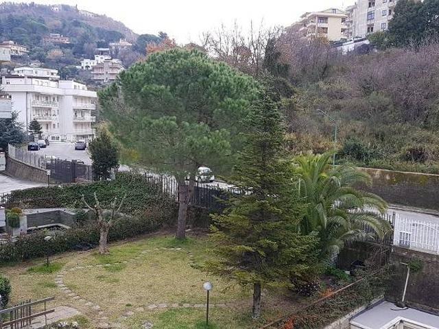 Appartamento in affitto a Casa Manzo, Salerno